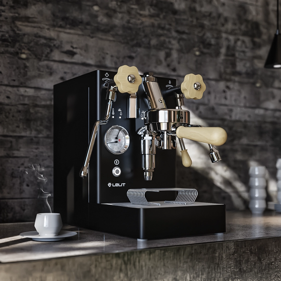 MaraX Black Lifestyle1